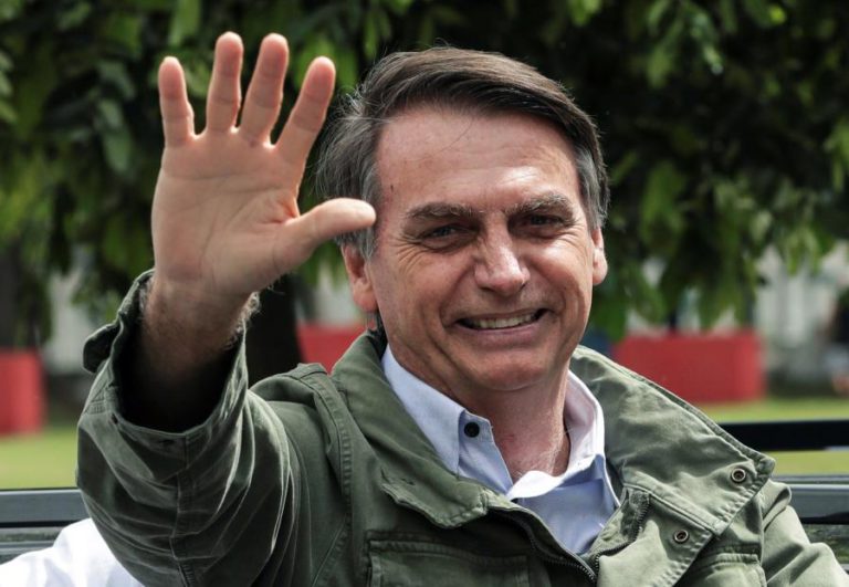 FUTURO PRESIDENTE BRASILEIRO PARTICIPA EM CULTO EVANGÉLICO NO PRIMEIRO ATO PÚBLICO