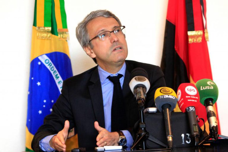 EMBAIXADOR EM ANGOLA DIZ QUE POLÍTICAS PARA ÁFRICA VÃO CONTINUAR