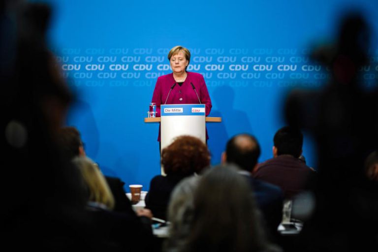 MERKEL CONFIRMA QUE NÃO SE RECANDIDATA EM 2021