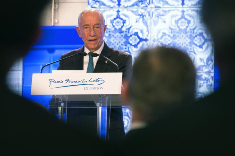 MARCELO REBELO DE SOUSA ENTREGA PRÉMIO FERNÁNDEZ LATORRE À COMUNIDADE VIDA E PAZ