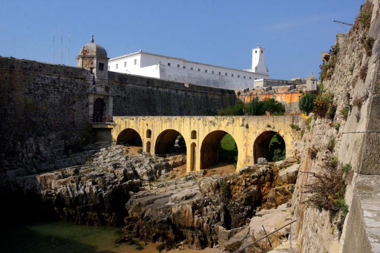 INICIADAS OBRAS NA FORTALEZA DE PENICHE PARA MUSEU DA RESISTÊNCIA E DA LIBERDADE