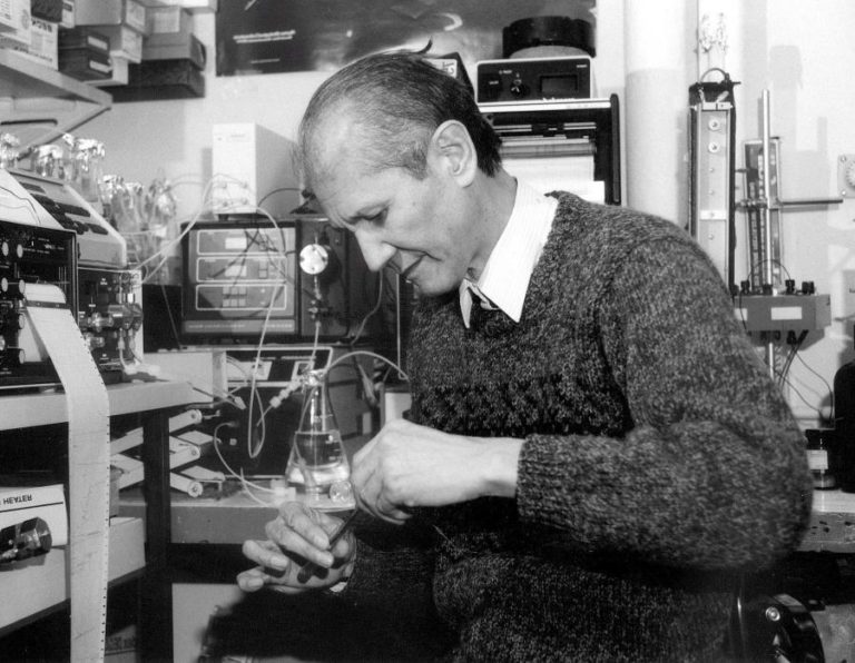 MORREU O NOBEL DE QUÍMICA JAPONÊS OSAMU SHIMOMURA