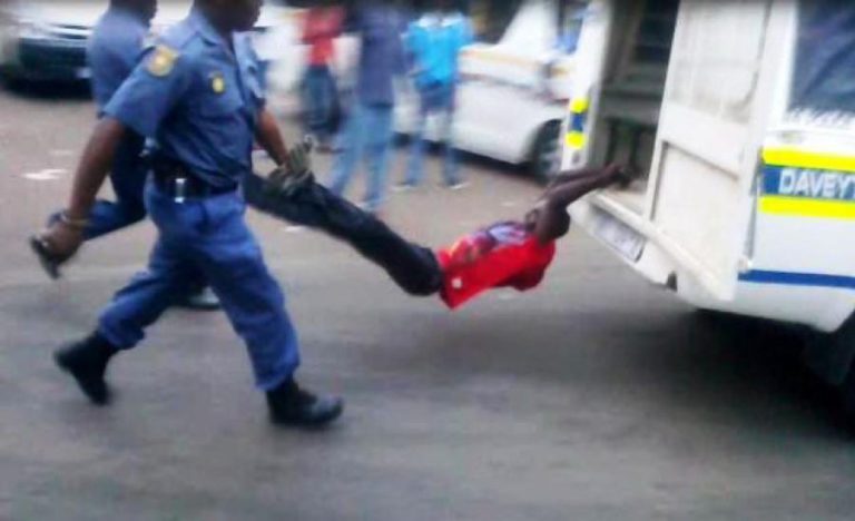 TRIBUNAL SUL-AFRICANO OBRIGA POLÍCIA A INDEMNIZAR FAMÍLIA DE TAXISTA MOÇAMBICANO