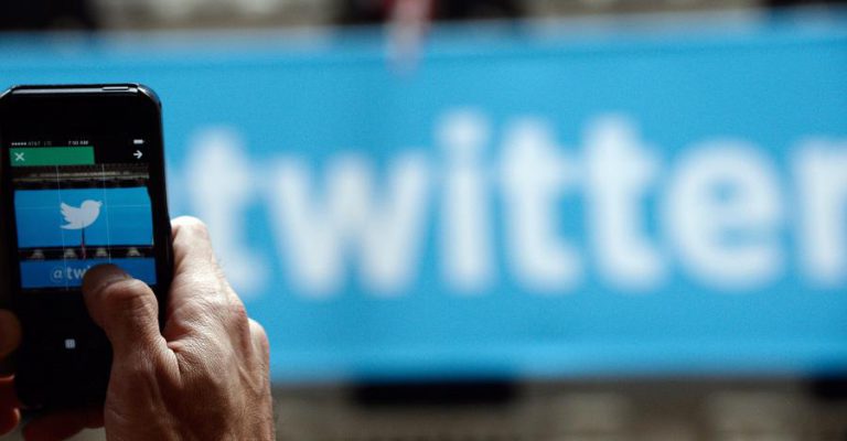 TWITTER APAGA MILHARES DE CONTAS QUE PROMOVIAM ABSTENÇÃO NAS ELEIÇÕES DOS EUA