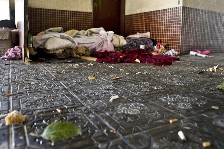 INQUÉRITO IDENTIFICOU CERCA DE 4.400 PESSOAS SEM TETO OU SEM CASA NO CONTINENTE