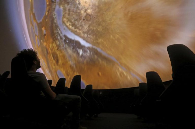 PLANETÁRIO DO PORTO CELEBRA 20 ANOS, MEIO MILHÃO DE VISITANTES DEPOIS