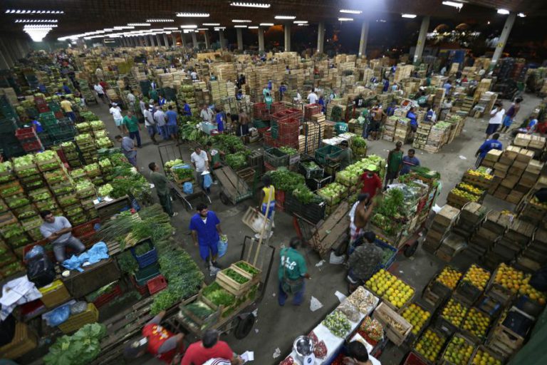 ATIVIDADE ECONÓMICA DO BRASIL CRESCE 1,74% NO TERCEIRO TRIMESTRE