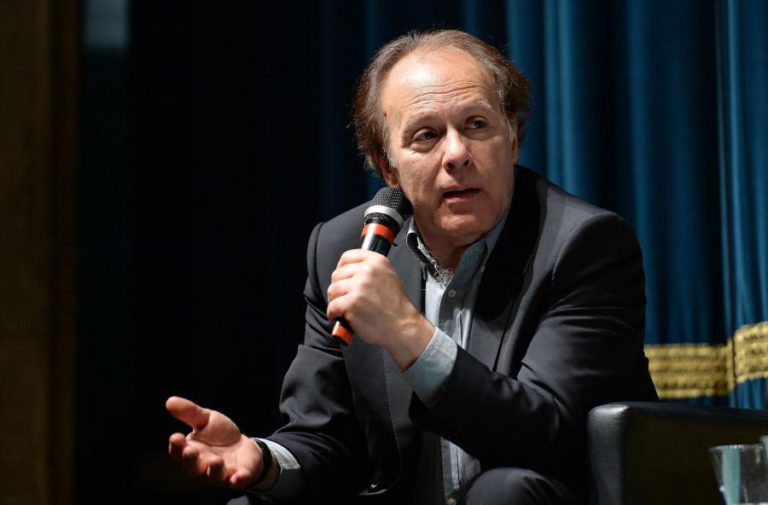 LIVRO DE CRÓNICAS DE JAVIER MARÍAS SOBRE A ATUALIDADE INÉDITO EM PORTUGAL