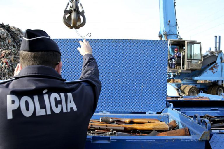 PSP VAI DESTRUIR HOJE 2.511 ARMAS DE FOGO E BRANCAS