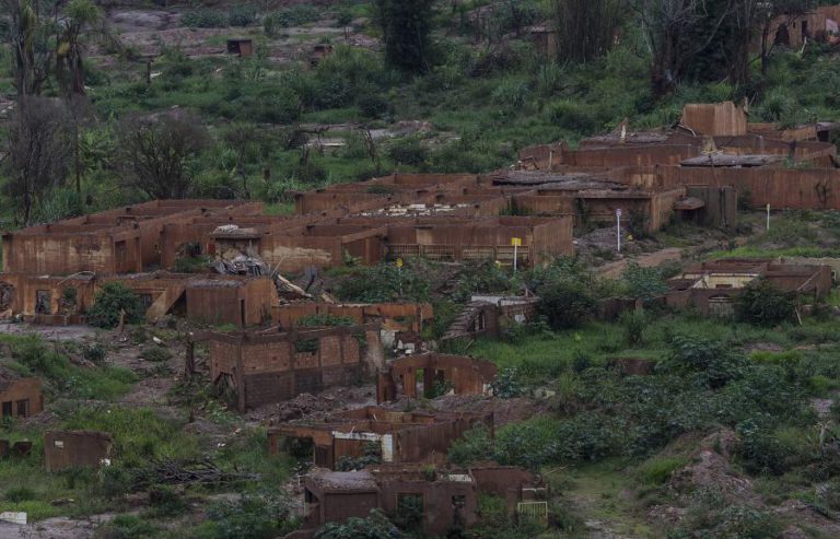 MAIOR DESASTRE AMBIENTAL DO BRASIL COMPLETA TRÊS ANOS SEM PUNIÇÕES