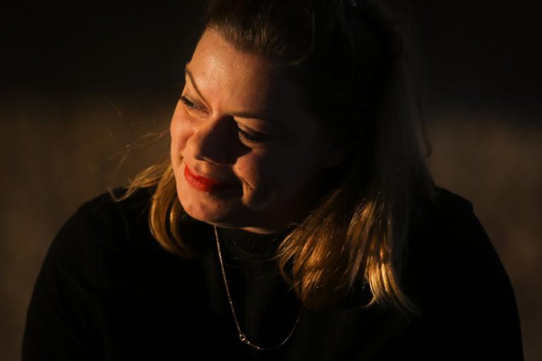 NOVO ÁLBUM DE CAPICUA SERÁ MAIS SOLAR, DANÇÁVEL, INSPIRADO NO BRASIL