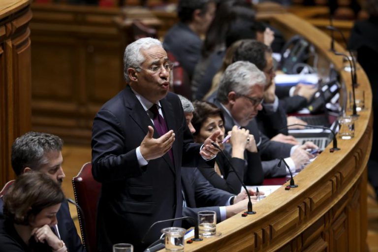 GOVERNO/3 ANOS: EXECUTIVO RECLAMA TER INICIADO 90% DAS 1.100 MEDIDAS DO SEU PROGRAMA