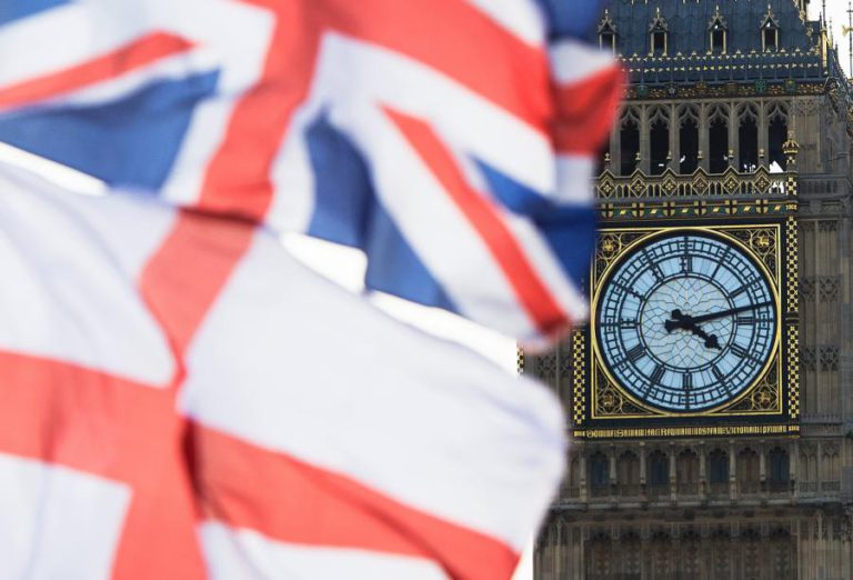 GRUPO DE 1.400 ADVOGADOS BRITÂNICOS PEDEM AO GOVERNO NOVO REFERENDO SOBRE O ‘BREXIT’
