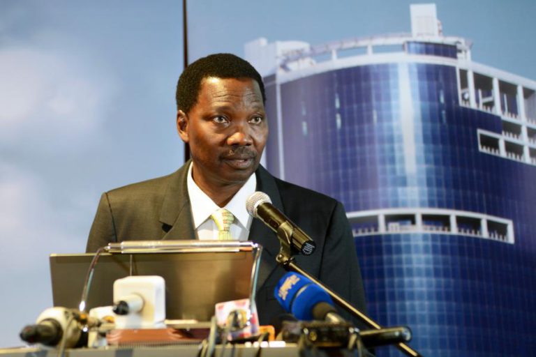 SOCIEDADE CIVIL EXIGE DEMISSÃO DO GOVERNADOR DO BANCO DE MOÇAMBIQUE