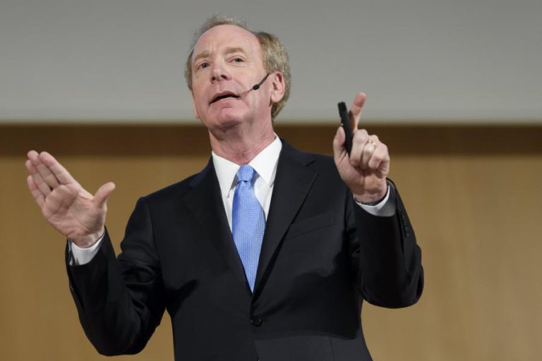 PRESIDENTE DA MICROSOFT QUER LEGISLAÇÃO SOBRE INTELIGÊNCIA ARTIFICIAL