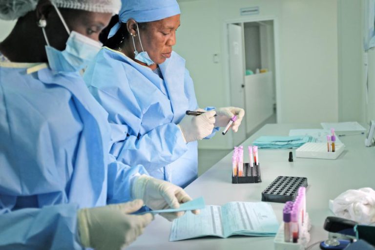 GOVERNO MOÇAMBICANO QUER REDUZIR INFECÇÕES POR VIH/SIDA PARA 70 MIL POR ANO