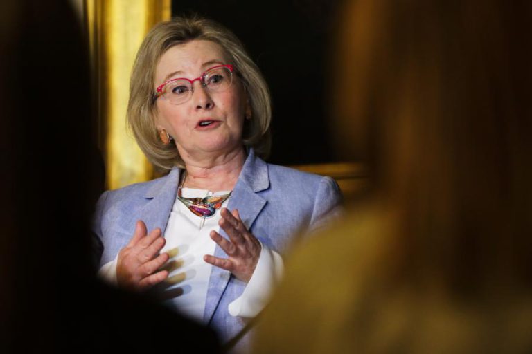 DGS RECEIA QUE APROVAÇÃO DE VACINAS PELO PARLAMENTO ABRA PRECEDENTE