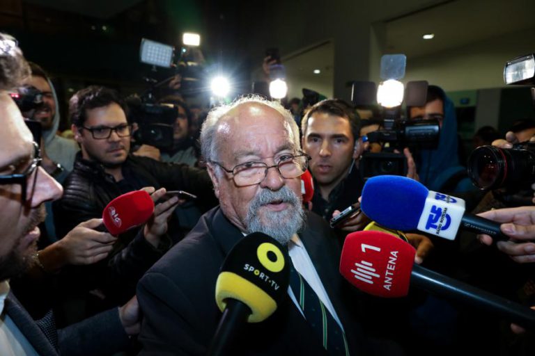 PRESIDENTE DA LIGA DOS BOMBEIROS PORTUGUESES AMEAÇA GUERRA AO GOVERNO