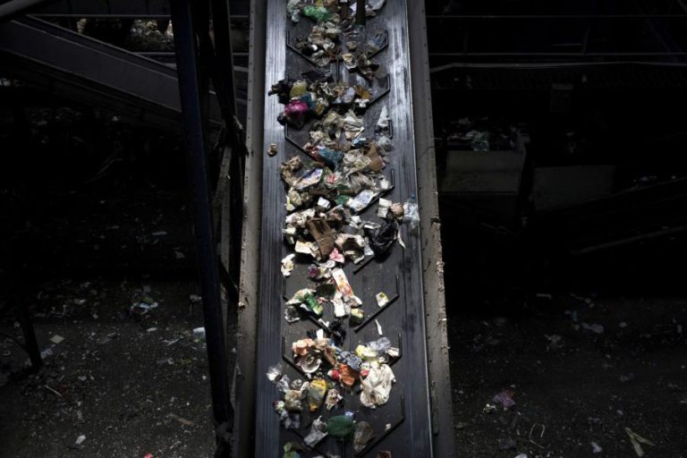 PORTUGAL NA MÉDIA DA UE NA RECICLAGEM DE PLÁSTICOS MAS COM FRACA PRESTAÇÃO NO PAPEL E VIDRO