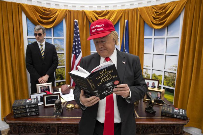 BILL CLINTON E JAMES PATTERSON CRIARAM “O PRESIDENTE DESAPARECEU” QUE CHEGA ÀS LIVRARIAS