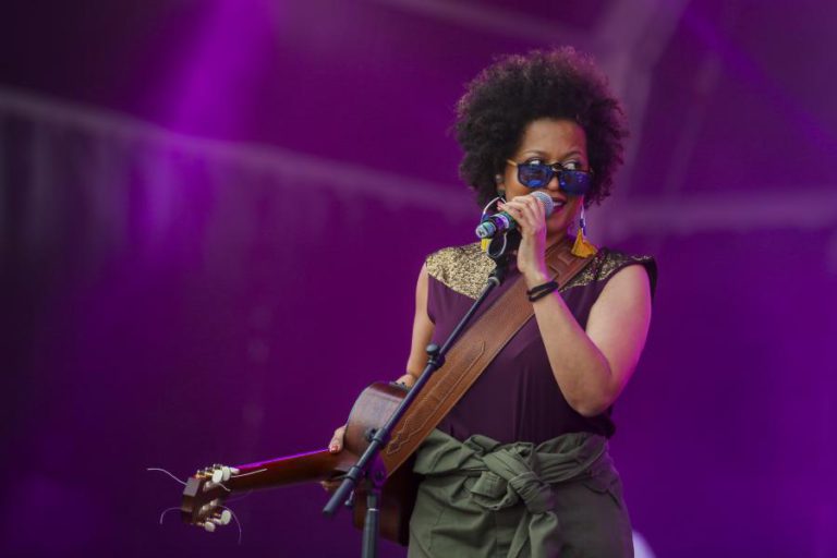 SARA TAVARES NOMEADA PARA UM GRAMMY LATINO VAI DORMIR DESCANSADA E “SEM GRANDES EXPECTATIVAS”