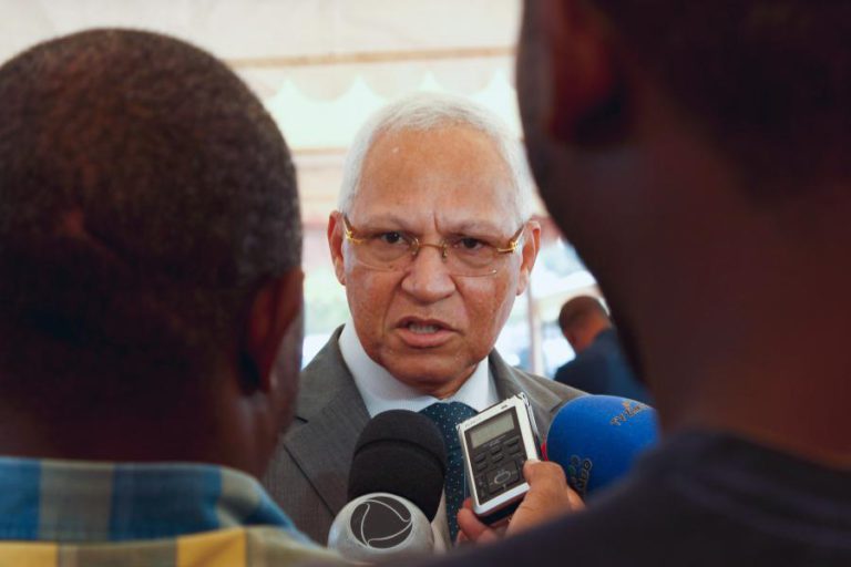 GOVERNO DE ANGOLA ASSEGURA QUE TODOS OS CONTRATOS JÁ SÃO FEITOS POR CONTRATAÇÃO PÚBLICA