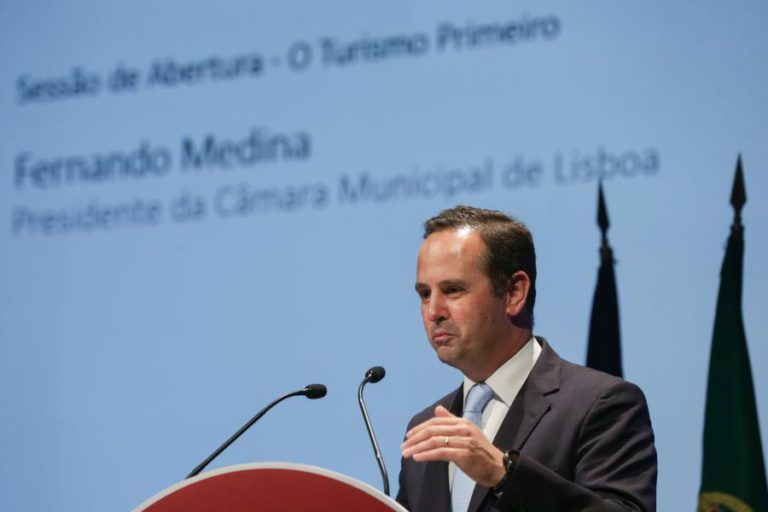 CÂMARA DE LISBOA ADIA HASTA PÚBLICA DOS TERRENOS DE ENTRECAMPOS PARA 23 DE NOVEMBRO