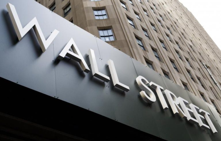 BOLSA DE WALL STREET NEGOCEIA EM BAIXA AO INÍCIO DA SESSÃO