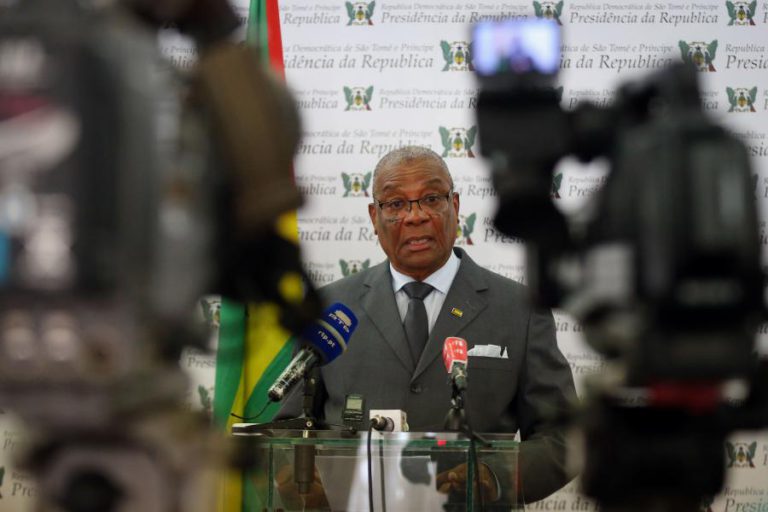 PRESIDENTE DA SAÕ TOMÉ DEMITE XVI GOVERNO CONSTITUCIONAL DE PATRICE TROVOADA