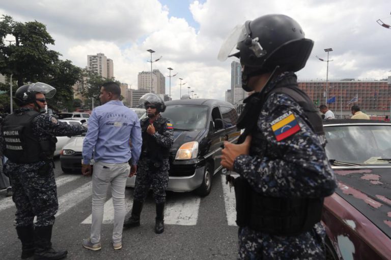 MAIS DE UMA CENTENA DE POLÍCIAS VENEZUELANOS E MILITARES DETIDOS POR TRÁFICO DE DROGA