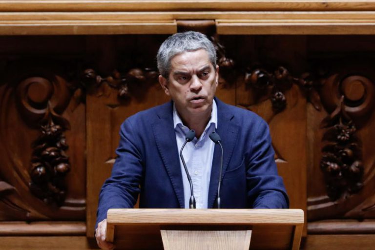 VERDES DEFENDEM QUE HOUVE MAIS AVANÇOS PORQUE PS NÃO TEM MAIORIA ABSOLUTA