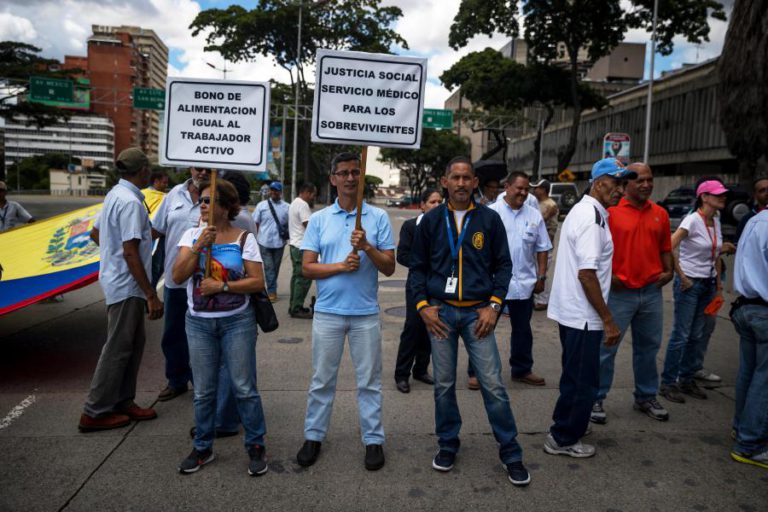 PROTESTOS DA OPOSIÇÃO VENEZUELANA SAEM HOJE À RUA EM 13 DOS 24 ESTADOS DO PAÍS