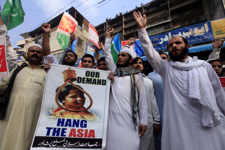 TERMINAM PROTESTOS NO PAQUISTÃO CONTRA A LIBERTAÇÃO DE ASIA BIBI