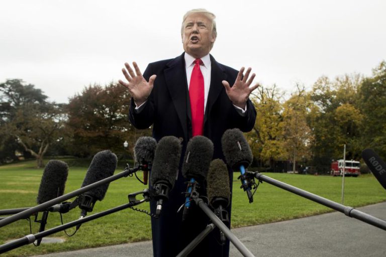 TRUMP DIZ QUE MILITARES NÃO VÃO DISPARAR SOBRE MIGRANTES NA FRONTEIRA COM MÉXICO