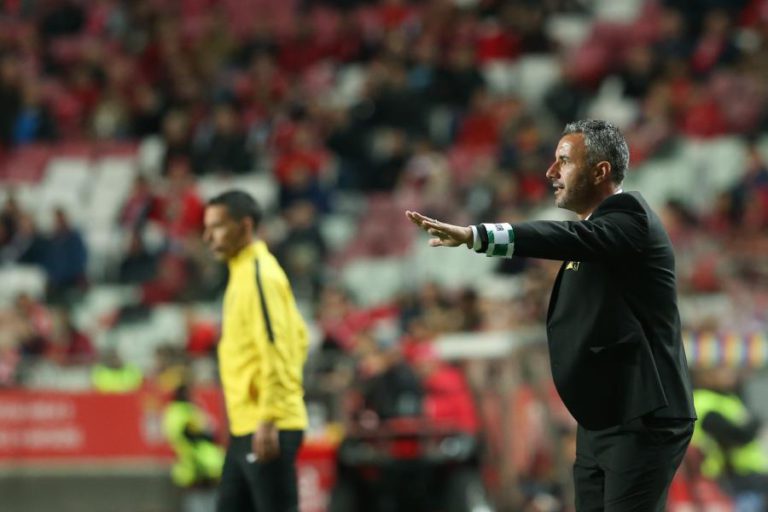 TREINADOR DIZ QUE MOREIRENSE NÃO FICOU DESLUMBRADO COM VITÓRIA NO ESTÁDIO DA LUZ