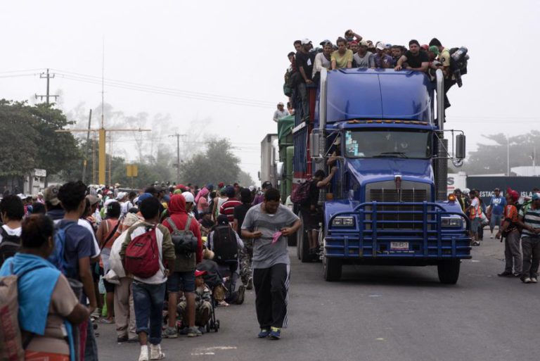 CARAVANA DE MIGRANTES OPTA POR DEIXAR CIDADE DO MÉXICO EM DIREÇÃO A TIJUANA