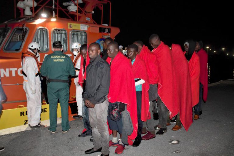 DESEMBARCAM EM SEGURANÇA EM MOTRIL 119 PESSOAS RESGATADAS DE DOIS BARCOS