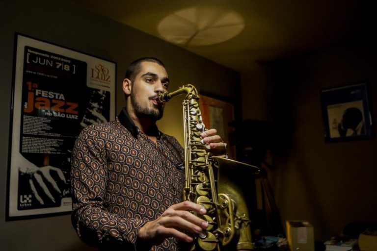 DISCO DE ESTREIA DO SAXOFONISTA DE JAZZ RICARDO TOSCANO TEM EDIÇÃO MUNDIAL NA SEXTA-FEIRA