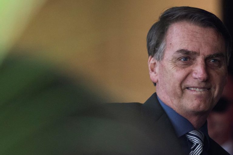 TWITTER E FACEBOOK NEGAM QUE BOLSONARO TENHA CONTRATADO DIVULGAÇÃO DE CONTEÚDOS