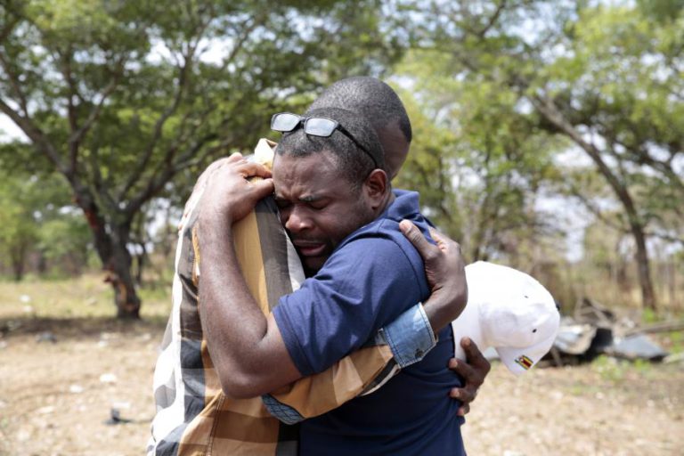 MAIS DE 40 MORTOS EM ACIDENTE COM UM AUTOCARRO NO ZIMBABUÉ