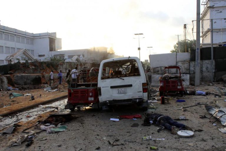 PELO MENOS 41 MORTOS EM ATENTADO DE SEXTA-FEIRA NA CAPITAL DA SOMÁLIA