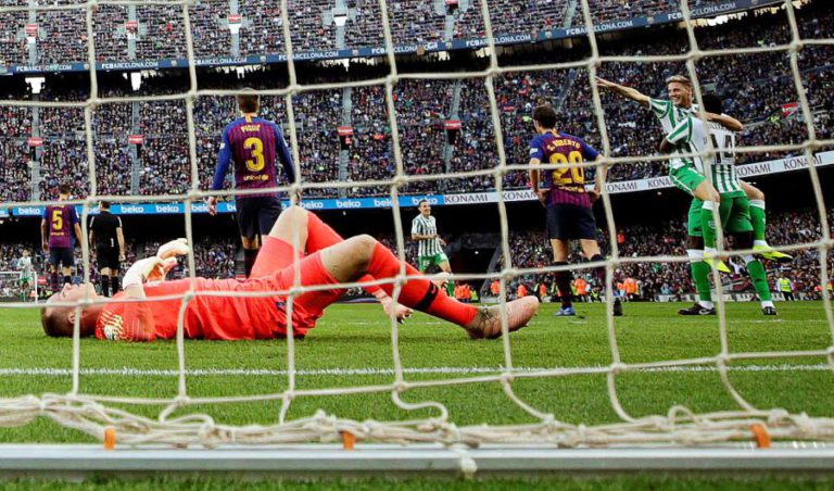 BARCELONA SURPREENDIDO EM CASA PELO BÉTIS NUM JOGO COM 7 GOLOS
