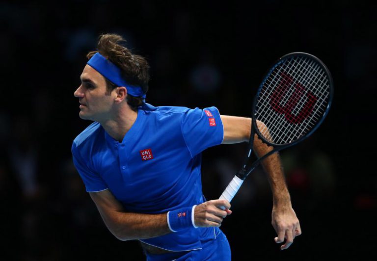 FEDERER VENCE DOMINIC THIEM E MANTÉM ASPIRAÇÕES NAS ATP FINALS