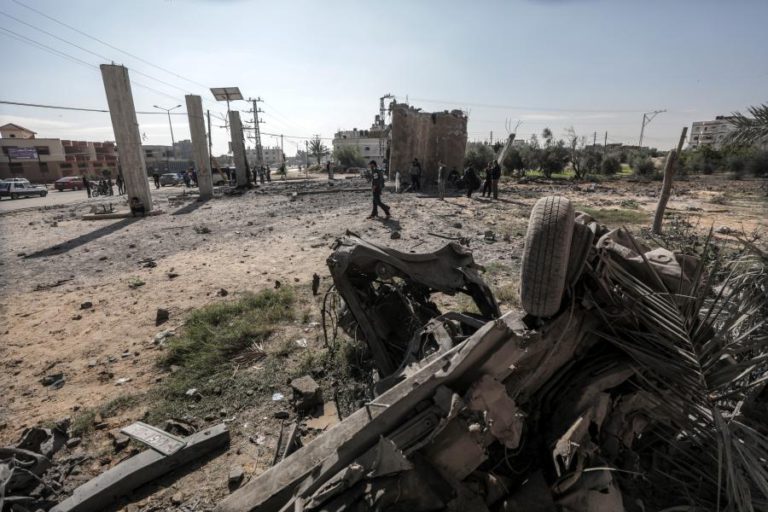 ATAQUE AÉREO ISRAELITA DESTRÓI ESTAÇÃO TELEVISIVA DO HAMAS NA FAIXA DE GAZA