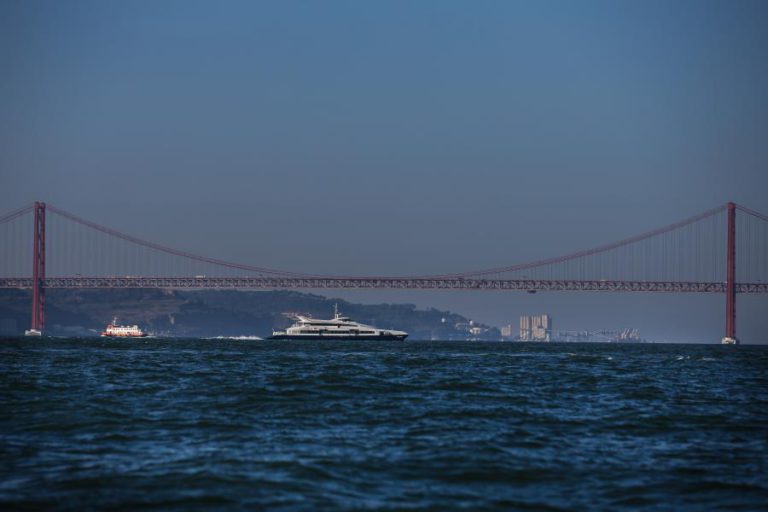 SAÍDA DE LISBOA PELA PONTE 25 DE ABRIL CONDICIONADA DEVIDO A DERRAME DE AREIA