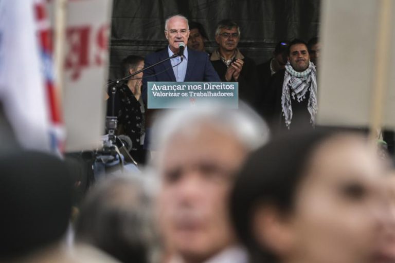 CGTP PEDE COMBATE A MAIORIAS ABSOLUTAS QUE SÃO DESFAVORÁVEIS AOS TRABALHADORES