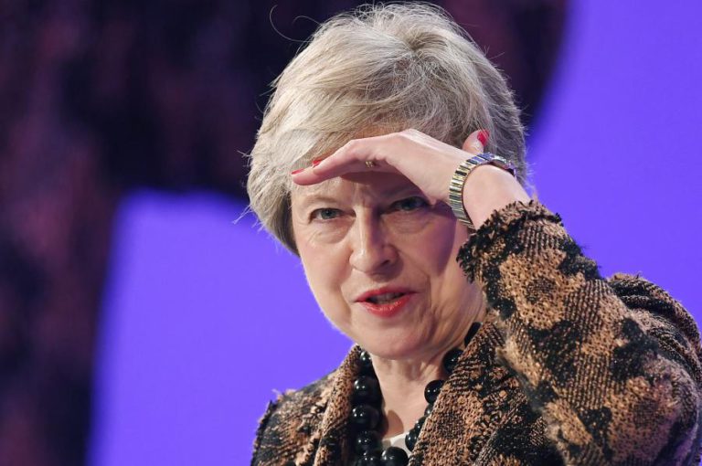 EUROPEUS PERDEM DIREITO DE PASSAR À FRENTE NA FILA DE IMIGRANTES DEVIDO AO BREXIT