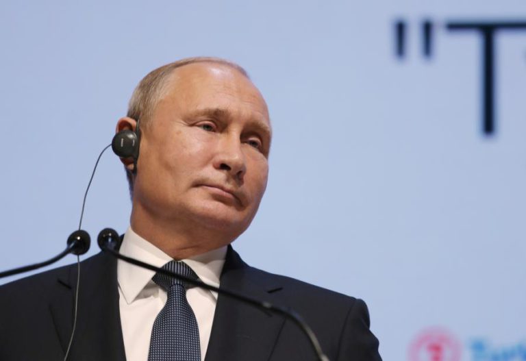 VLADIMIR PUTIN PEDE A ANGELA MERKEL QUE DISSUADA A UCRÂNIA DE COMETER “ATOS IRREFLETIDOS”