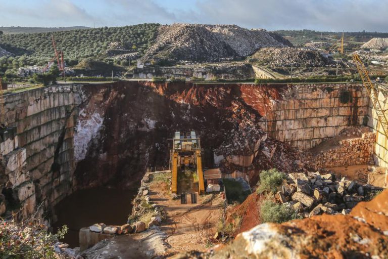 GOVERNO E CÂMARA AVISADOS EM 2014 PARA RISCO DE COLAPSO DA ESTRADA EM BORBA