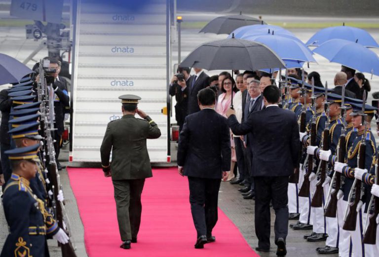 CHINA E FILIPINAS ASSINAM MEMORANDO PARA EXPLORAÇÃO CONJUNTA DE ÁGUAS DISPUTADAS